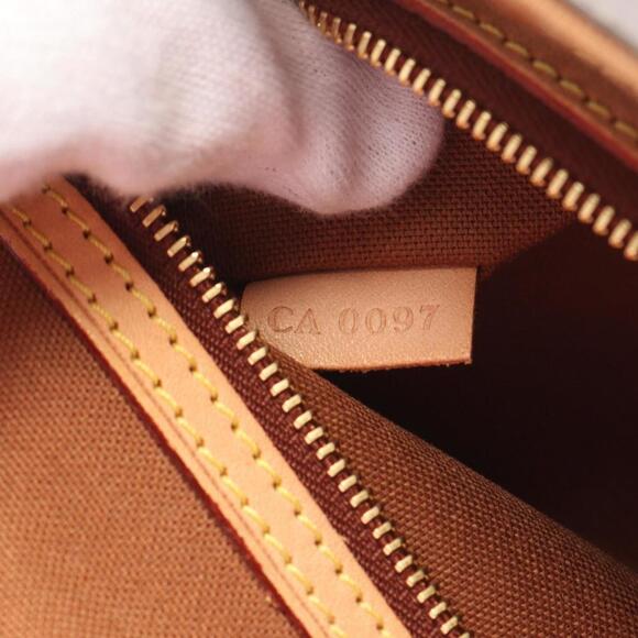 LOUIS VUITTON Brown Monogram Leather Shoulder Bag - Picture 6 of 11